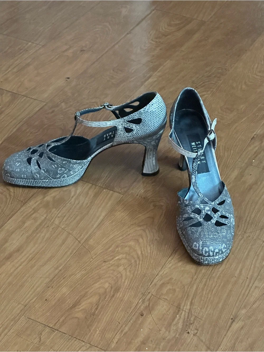 Vintage Stuart Weitzman “Marlene” pumps in Taupe Ring Lizard — Size 7.5.
